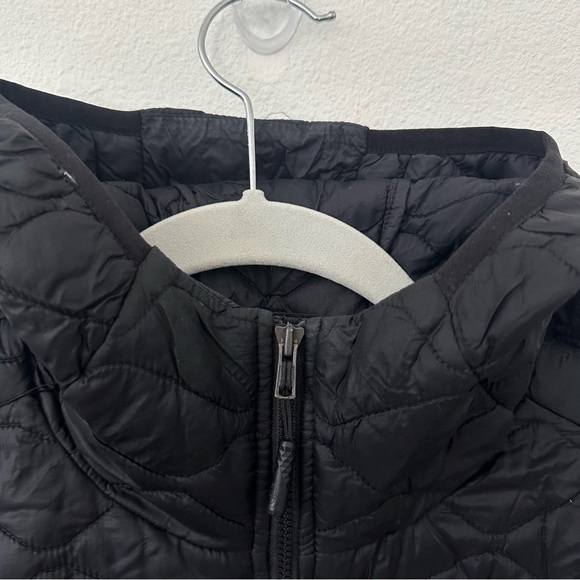 The North Face Thermoball Jacket - Picture 3 of 14